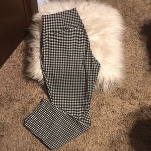 Old Navy Houndstooth Ponte side zip style pant Size 12, Like New